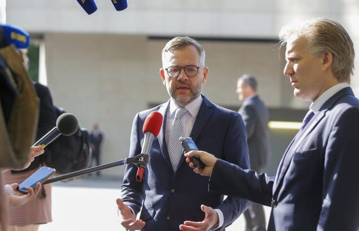 Germany tells the East: Speed up reform or you will lose your population